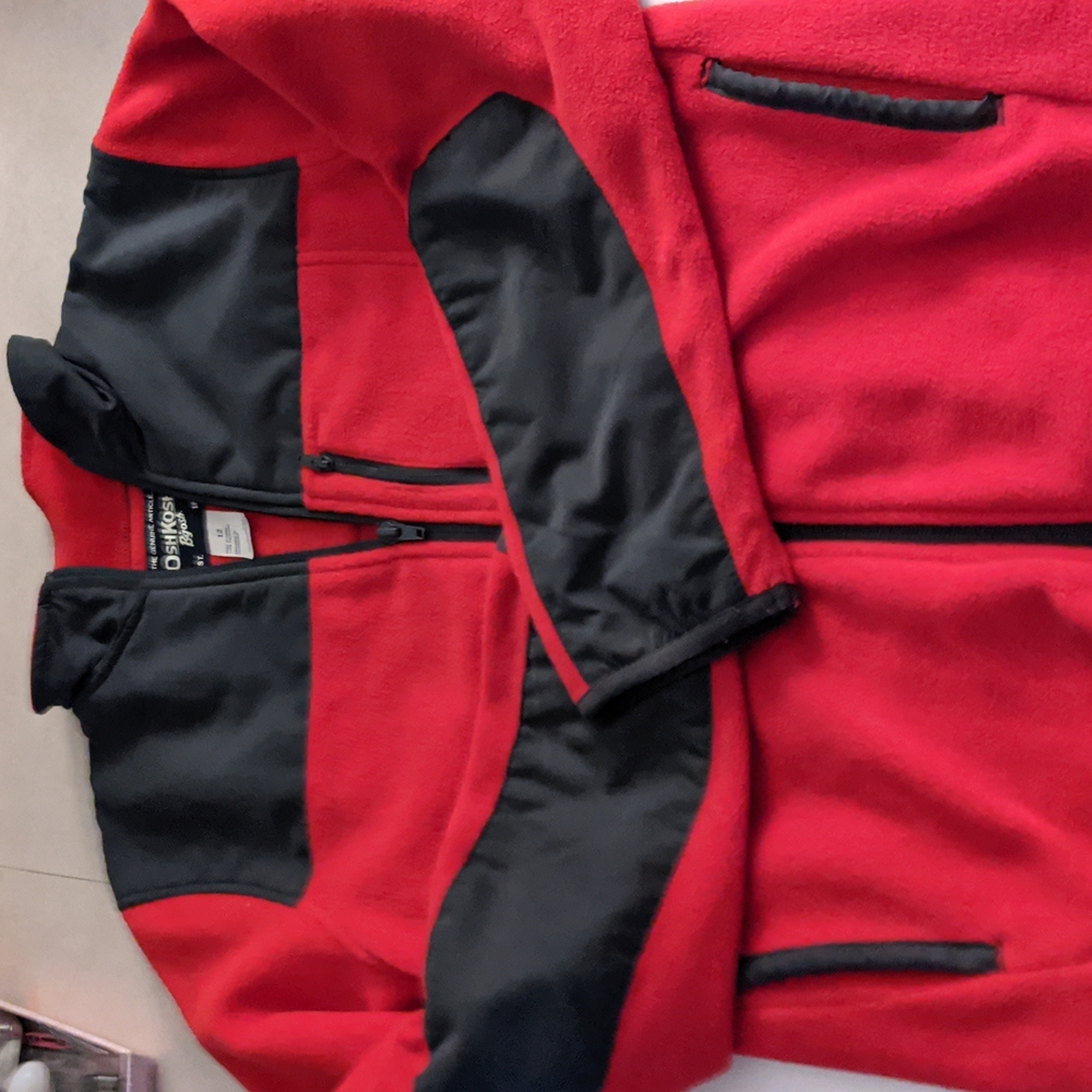 🐯Osh Kosh 'B Gosh, 12, red and black fleece jacket